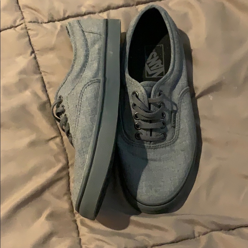 Vans - Picture 2 of 3